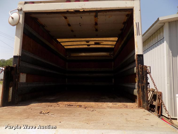 image for item DC4927 2002 GMC W3500 box truck