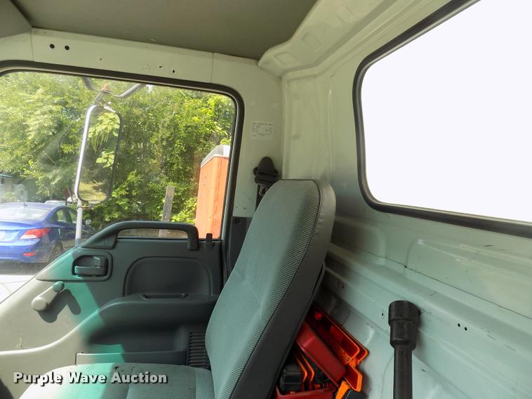 image for item DC4927 2002 GMC W3500 box truck