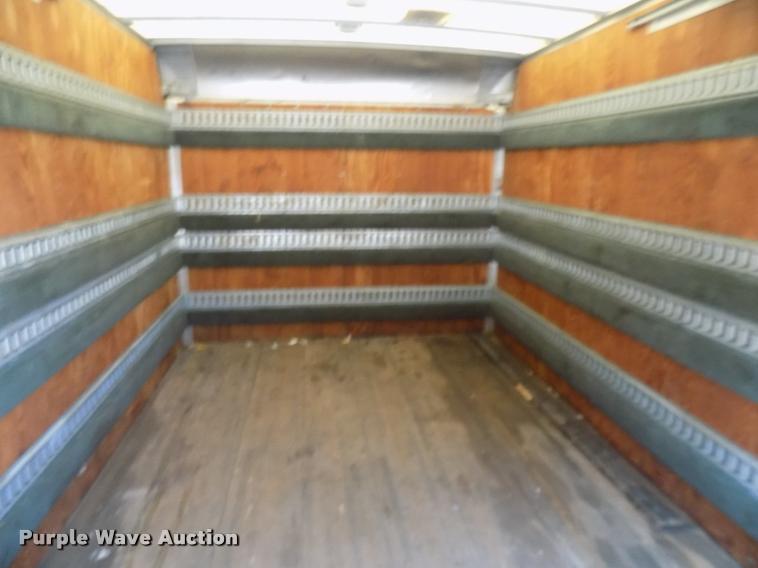 image for item DC4927 2002 GMC W3500 box truck