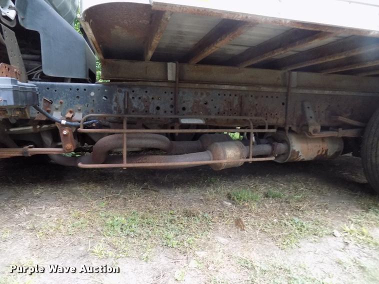 image for item DC4927 2002 GMC W3500 box truck