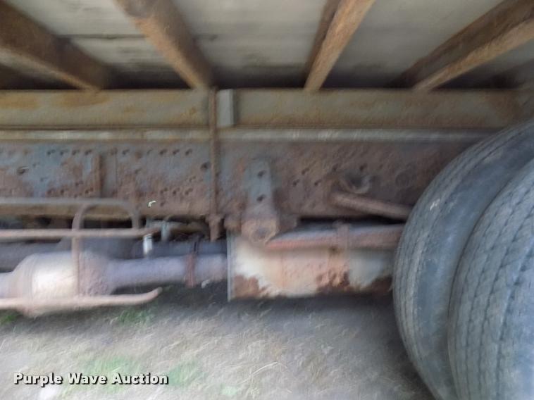 image for item DC4927 2002 GMC W3500 box truck