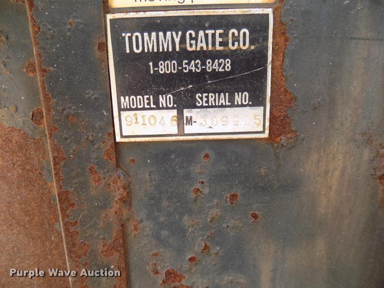 image for item DC4927 2002 GMC W3500 box truck