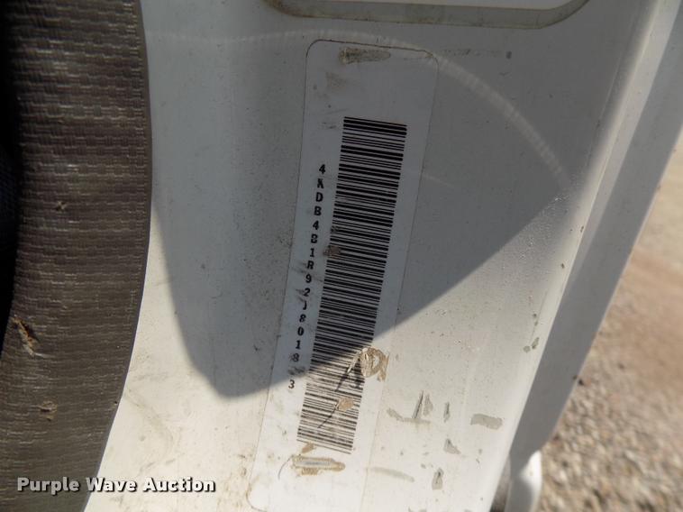 image for item DC4927 2002 GMC W3500 box truck