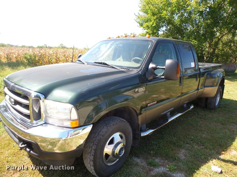 image for item DC5365 2003 Ford F350 Super Duty Crew Cab pickup truck