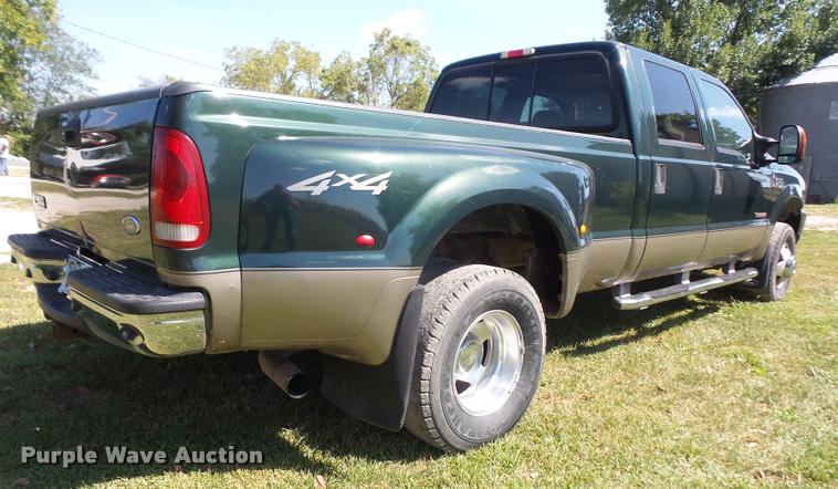 image for item DC5365 2003 Ford F350 Super Duty Crew Cab pickup truck