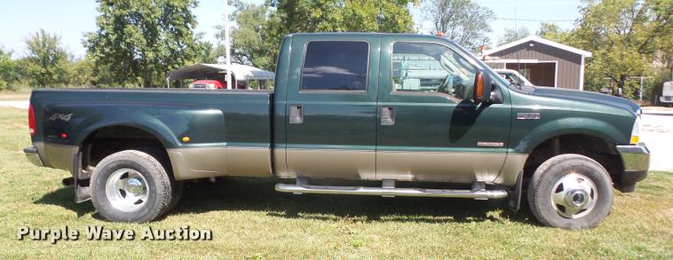 image for item DC5365 2003 Ford F350 Super Duty Crew Cab pickup truck