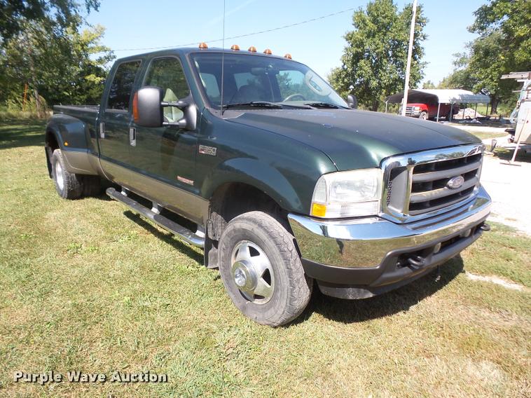 image for item DC5365 2003 Ford F350 Super Duty Crew Cab pickup truck