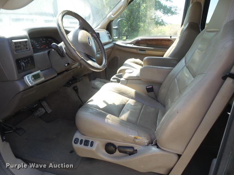 image for item DC5365 2003 Ford F350 Super Duty Crew Cab pickup truck