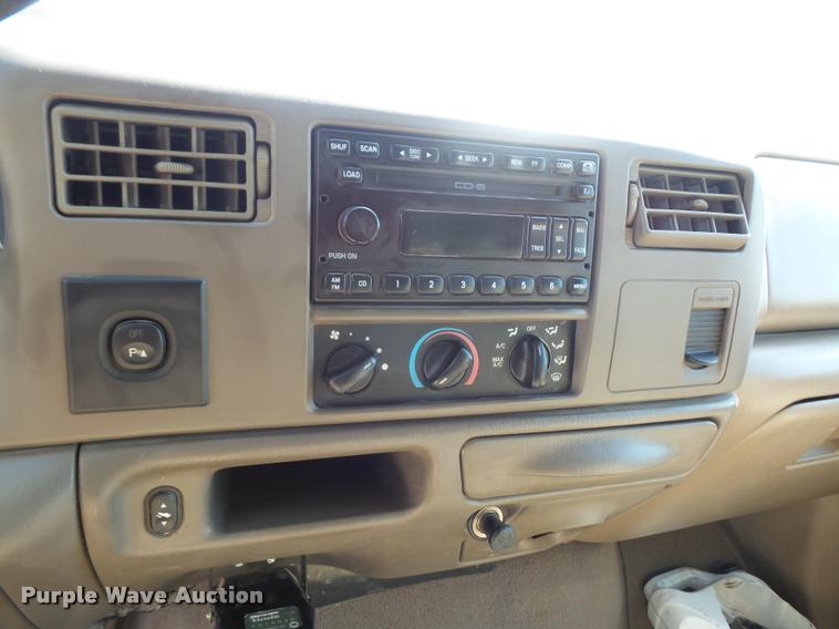 image for item DC5365 2003 Ford F350 Super Duty Crew Cab pickup truck