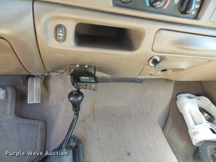 image for item DC5365 2003 Ford F350 Super Duty Crew Cab pickup truck