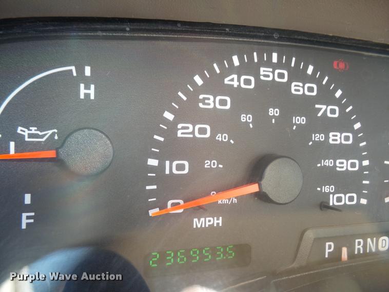 image for item DC5365 2003 Ford F350 Super Duty Crew Cab pickup truck