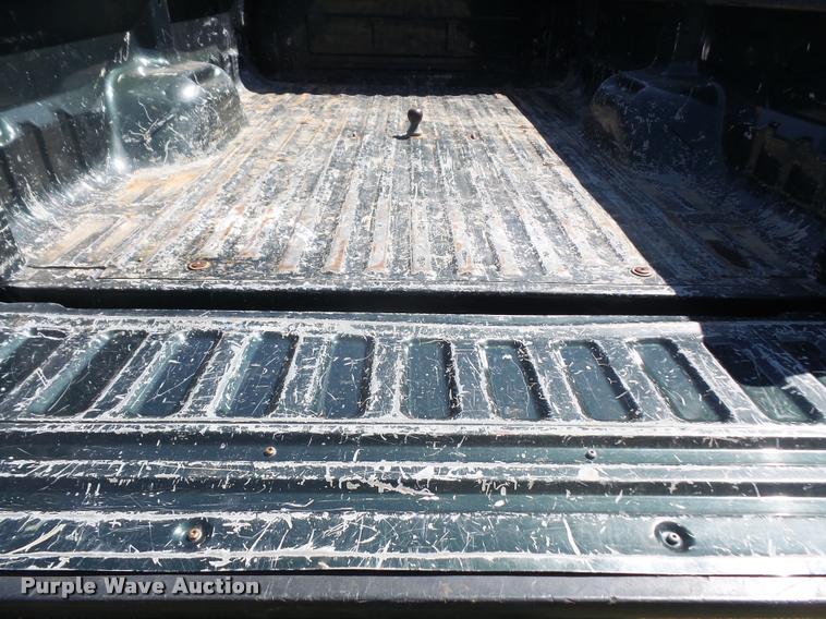 image for item DC5365 2003 Ford F350 Super Duty Crew Cab pickup truck