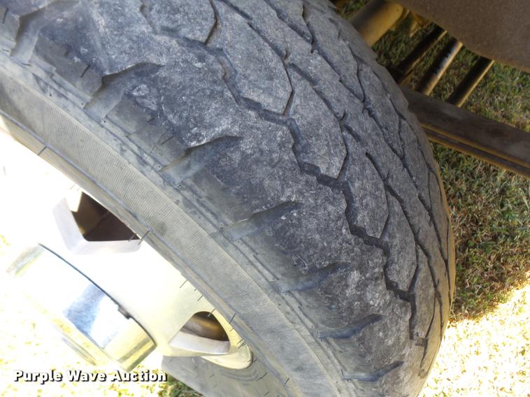 image for item DC5365 2003 Ford F350 Super Duty Crew Cab pickup truck