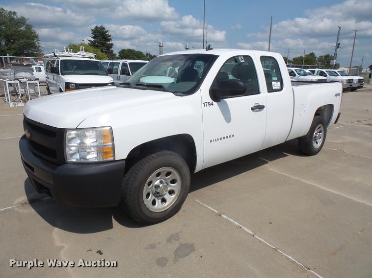 image for item DC5379 2011 Chevrolet Silverado 1500 Ext. Cab pickup truck