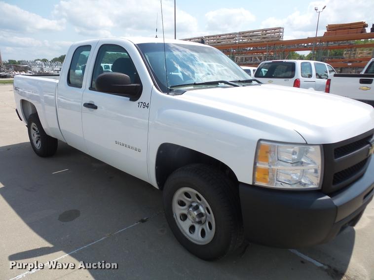 image for item DC5379 2011 Chevrolet Silverado 1500 Ext. Cab pickup truck