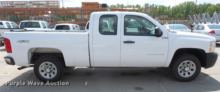 image for item DC5379 2011 Chevrolet Silverado 1500 Ext. Cab pickup truck
