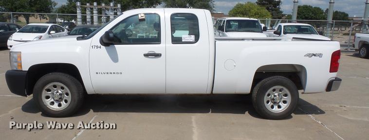 image for item DC5379 2011 Chevrolet Silverado 1500 Ext. Cab pickup truck