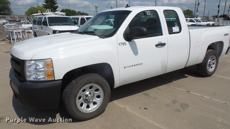 image for item DC5380 2011 Chevrolet Silverado 1500 Ext. Cab pickup truck
