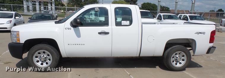 image for item DC5380 2011 Chevrolet Silverado 1500 Ext. Cab pickup truck