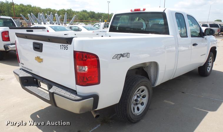 image for item DC5380 2011 Chevrolet Silverado 1500 Ext. Cab pickup truck