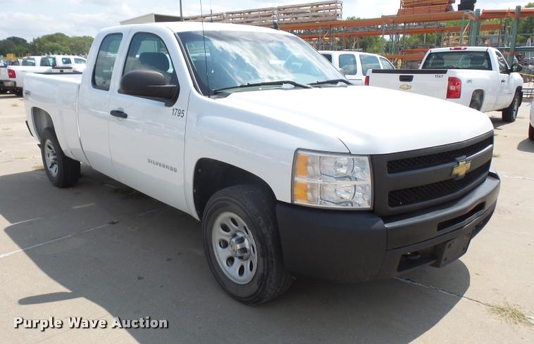 image for item DC5380 2011 Chevrolet Silverado 1500 Ext. Cab pickup truck
