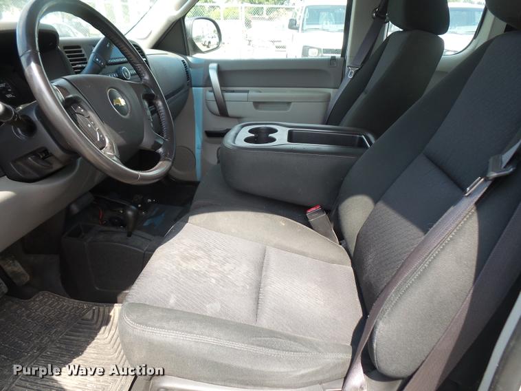 image for item DC5380 2011 Chevrolet Silverado 1500 Ext. Cab pickup truck