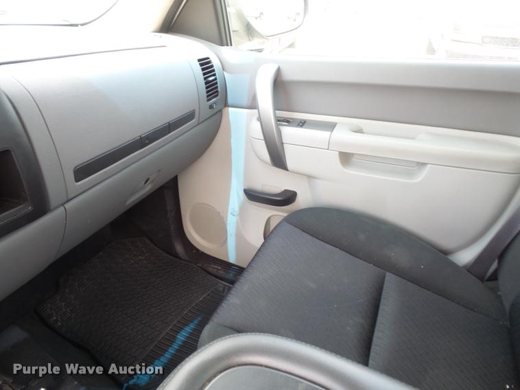 image for item DC5380 2011 Chevrolet Silverado 1500 Ext. Cab pickup truck