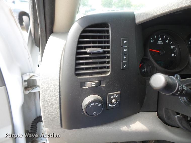 image for item DC5380 2011 Chevrolet Silverado 1500 Ext. Cab pickup truck