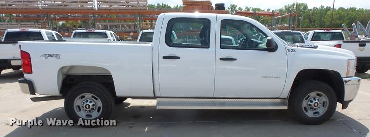 image for item DC5381 2011 Chevrolet Silverado 2500HD Crew Cab pickup truck