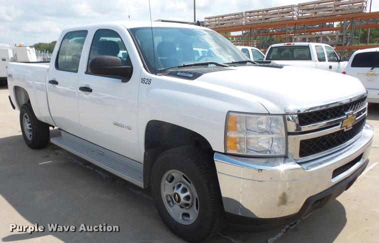 image for item DC5381 2011 Chevrolet Silverado 2500HD Crew Cab pickup truck
