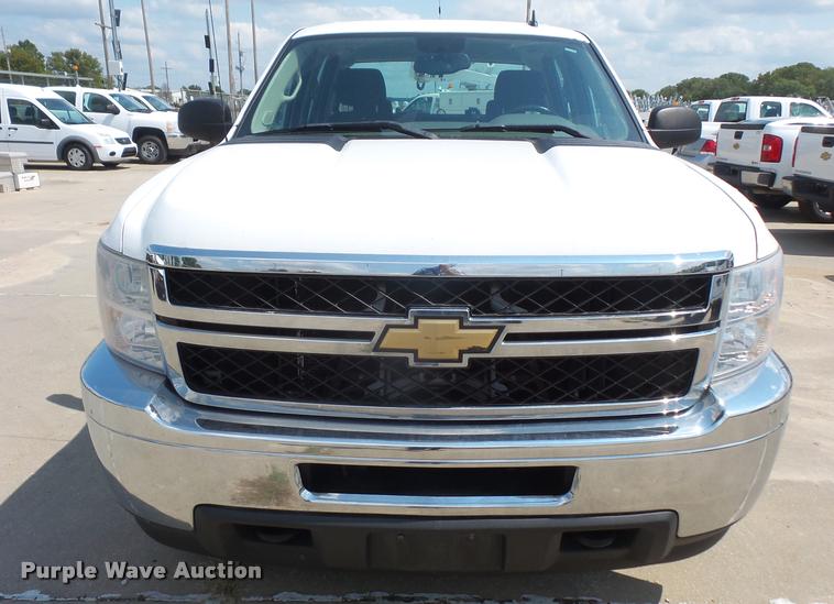 image for item DC5381 2011 Chevrolet Silverado 2500HD Crew Cab pickup truck