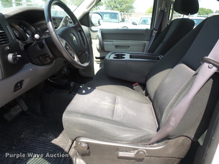 image for item DC5381 2011 Chevrolet Silverado 2500HD Crew Cab pickup truck