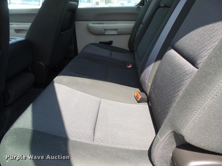 image for item DC5381 2011 Chevrolet Silverado 2500HD Crew Cab pickup truck