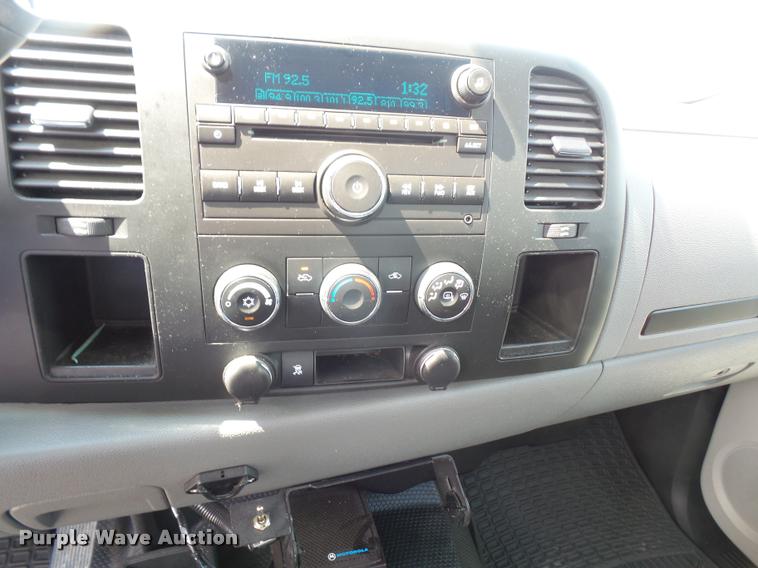 image for item DC5381 2011 Chevrolet Silverado 2500HD Crew Cab pickup truck