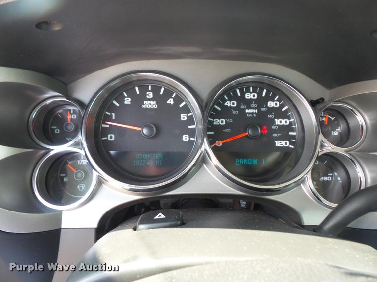 image for item DC5381 2011 Chevrolet Silverado 2500HD Crew Cab pickup truck