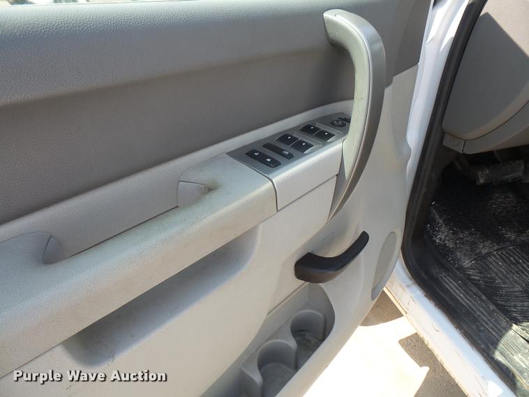 image for item DC5383 2011 Chevrolet Silverado 2500HD Crew Cab pickup truck