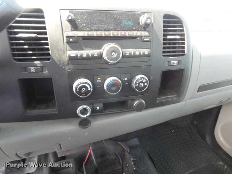 image for item DC5383 2011 Chevrolet Silverado 2500HD Crew Cab pickup truck