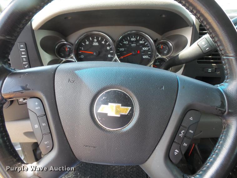 image for item DC5383 2011 Chevrolet Silverado 2500HD Crew Cab pickup truck