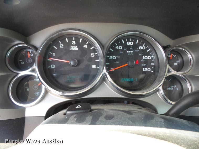 image for item DC5383 2011 Chevrolet Silverado 2500HD Crew Cab pickup truck