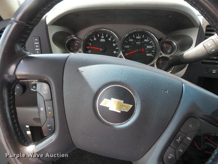 image for item DC5384 2011 Chevrolet Silverado 2500HD Crew Cab pickup truck