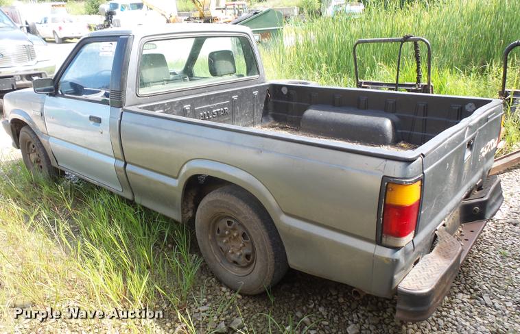 image for item DC5402 1993 Mazda B2200 pickup truck
