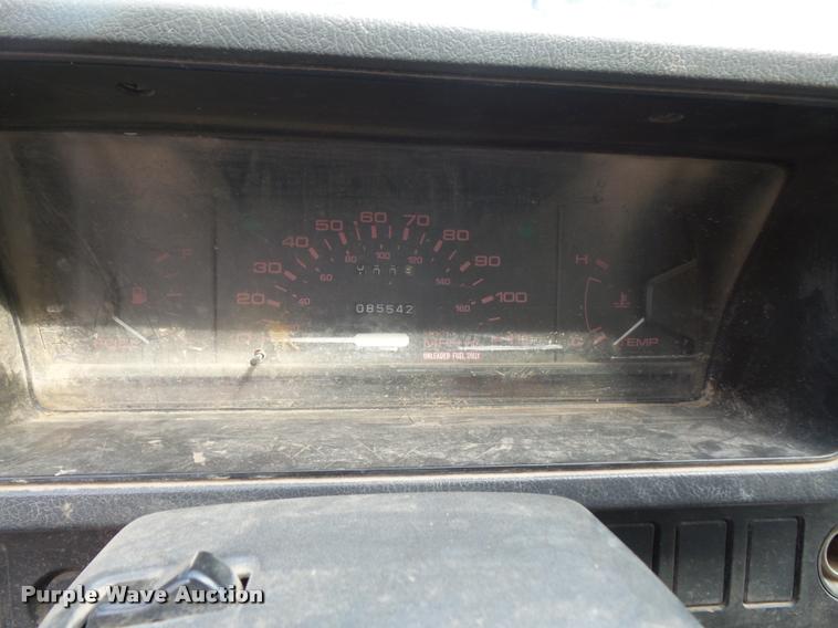 image for item DC5402 1993 Mazda B2200 pickup truck