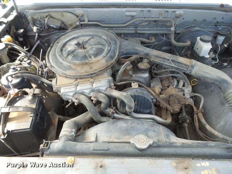 image for item DC5402 1993 Mazda B2200 pickup truck