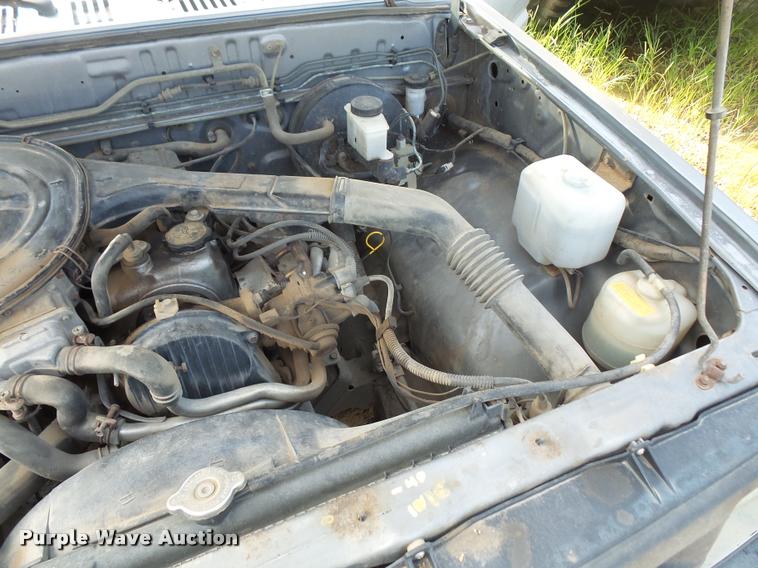 image for item DC5402 1993 Mazda B2200 pickup truck