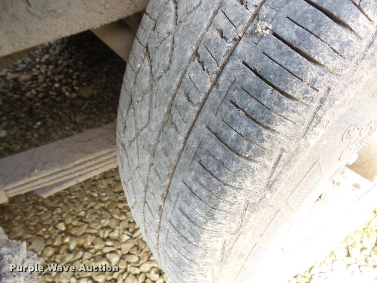 image for item DC5402 1993 Mazda B2200 pickup truck