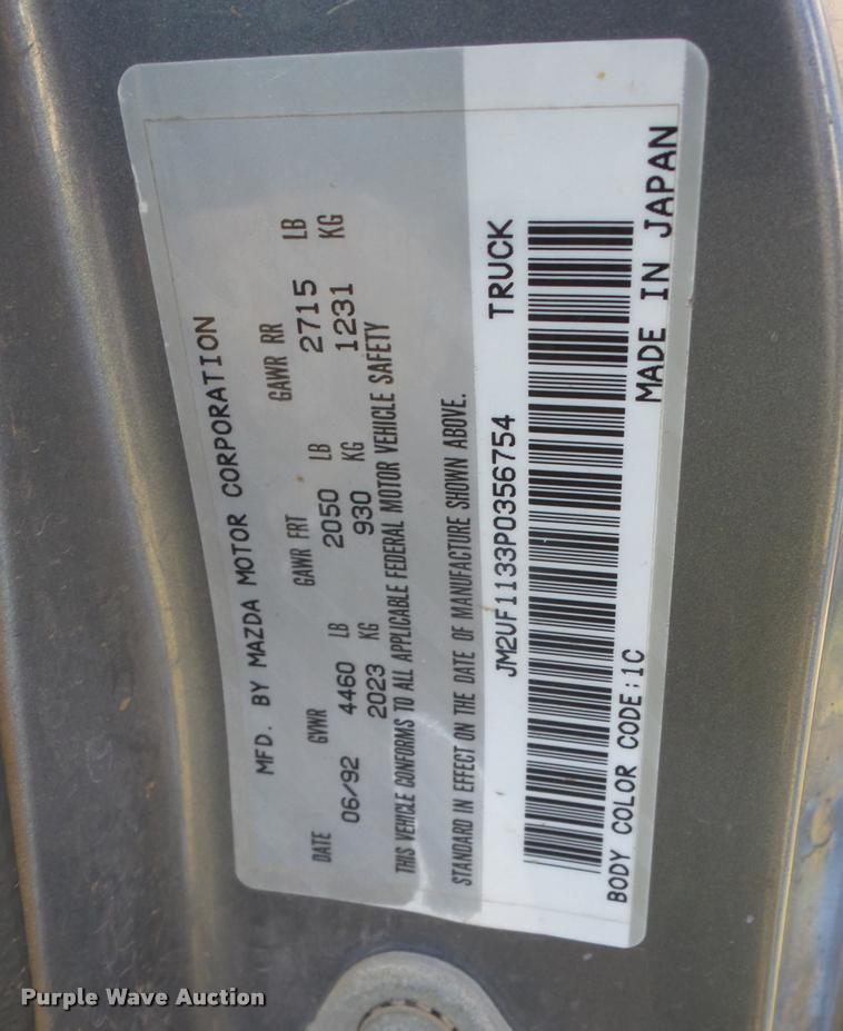 image for item DC5402 1993 Mazda B2200 pickup truck