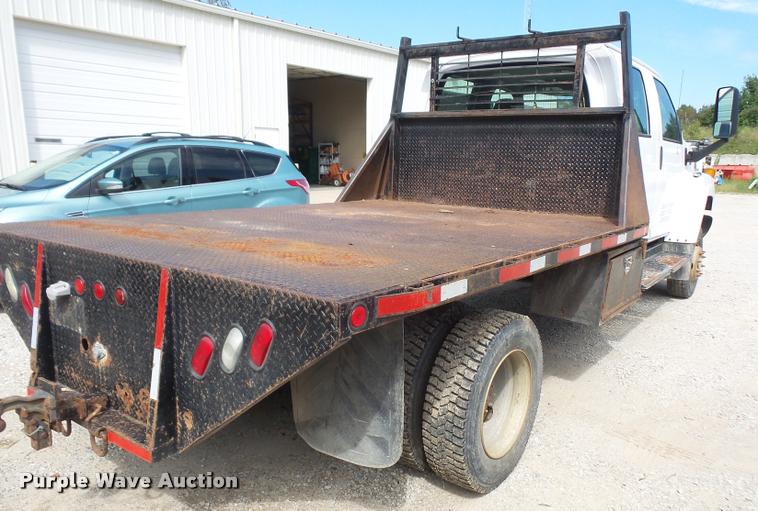 image for item DC5407 2007 Chevrolet C4500 Crew Cab flatbed truck