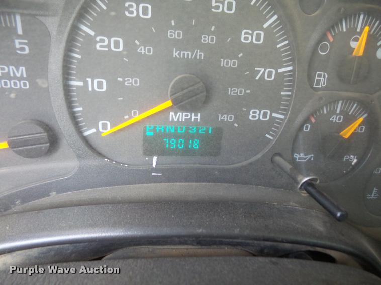 image for item DC5407 2007 Chevrolet C4500 Crew Cab flatbed truck