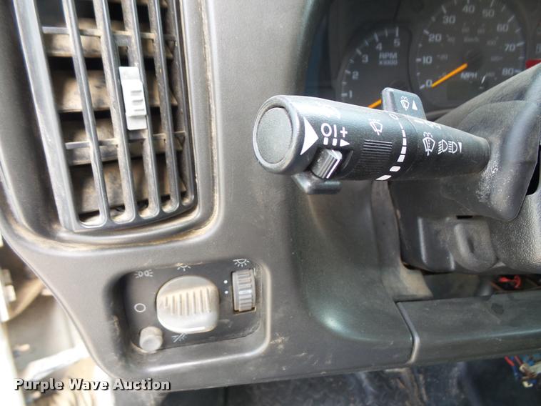 image for item DC5407 2007 Chevrolet C4500 Crew Cab flatbed truck