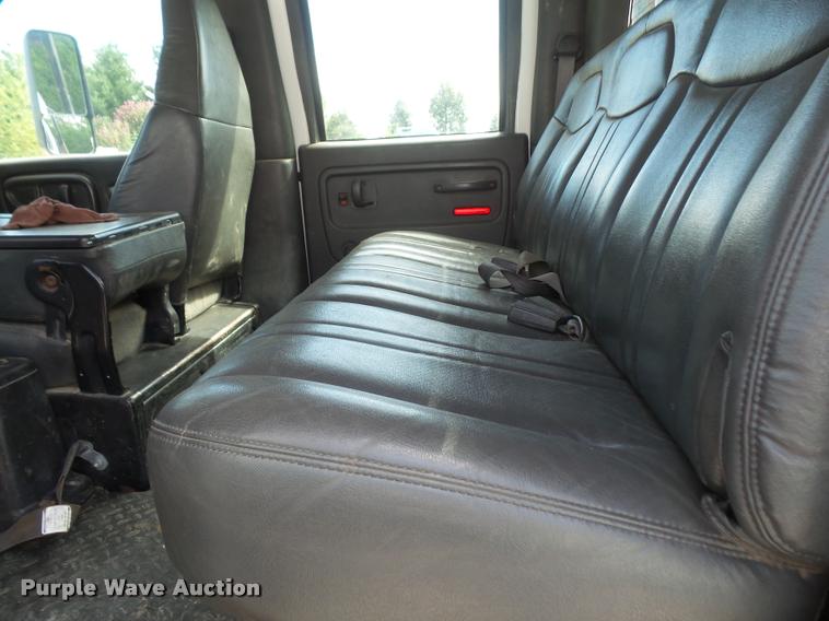 image for item DC5407 2007 Chevrolet C4500 Crew Cab flatbed truck